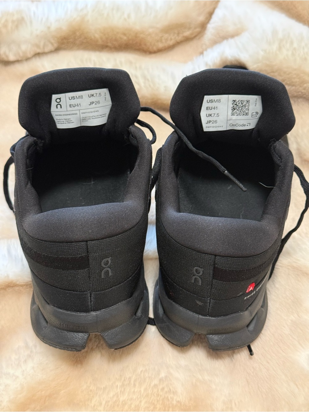 On Running cloud-surfer Men's Black Sneakers - Picture 5 of 5